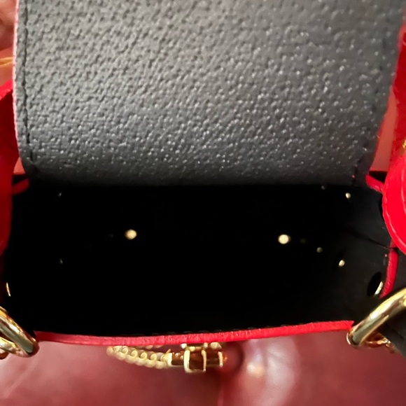 New w/tags Leather crossbody phone holder - Picture 8 of 8